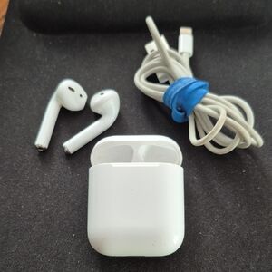 Apple Wireless Earbuds 2nd Generation